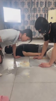 【领主老大】带女奴调群狗/美女摄影师拍摄辅助互动 bf8223 套路资料库 第11张