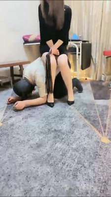 套路直播视频【霜凝】双女王捆绑圈养狗奴 bf26223-HD绳艺资源网