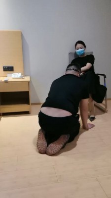 【凌儿女神】肉丝+高跟恋足/耳光 bf27116-HD绳艺资源网