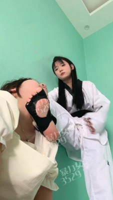 绝美中韩混血女学生生董小姐暴虐爱上自己的同班女M第一部 B2129 网友原创 第4张